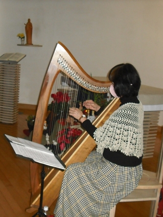 ハープと祈りで心耕され